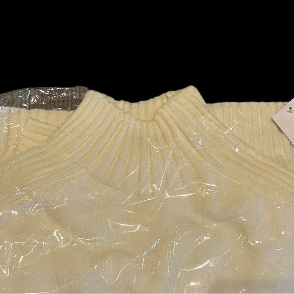 Cream Ribbed Mock Neck Sweater - Picture 7 of 8